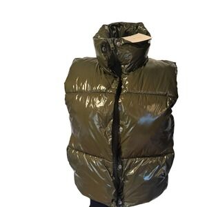 NWT DÉLUC Army Green Gloss Puffer Vest – Size S